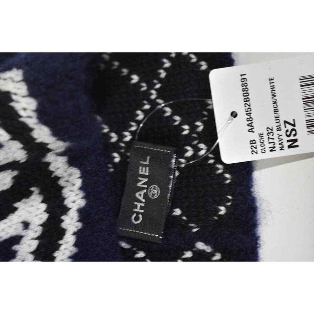 Chanel 22B Wool Cashmere Navy Blue White Black CC Logo Beanie Winter Hat Cloche - Picture 8 of 9